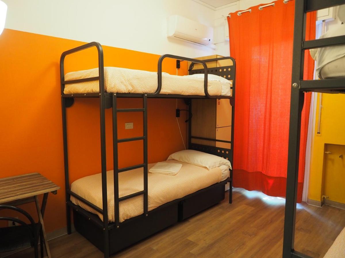 Sunflower Beach Backpacker Hostel Римини Экстерьер фото